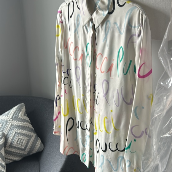 Gorgeous Pucci button down stunning on - Picture 4 of 7